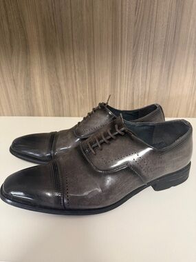 Classic Men’s Grey Cap-Toe Oxford Dress Shoes